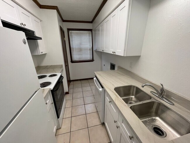 Photo - 1824 Hickory Ave Unidad C