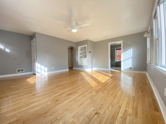 Photo - 1536 7th Ave NE