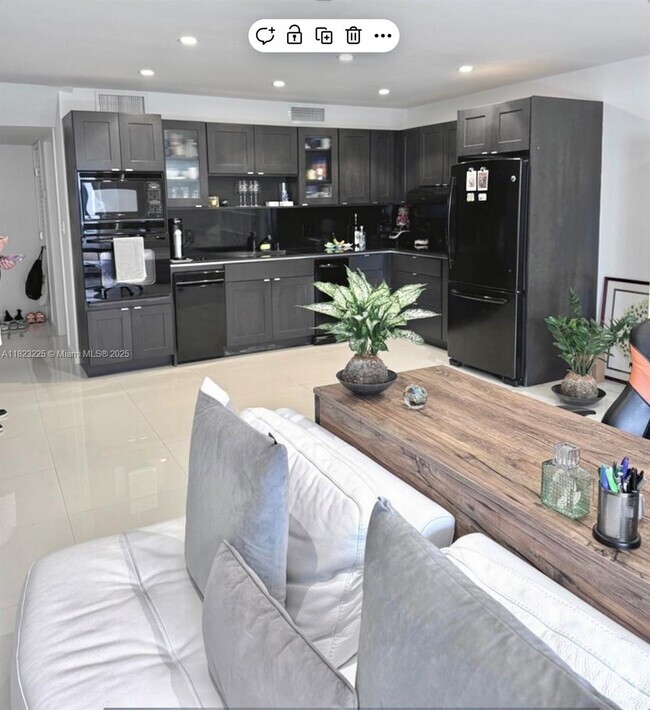 Building Photo - 3121 Commodore Plaza Unit PH4 Rental