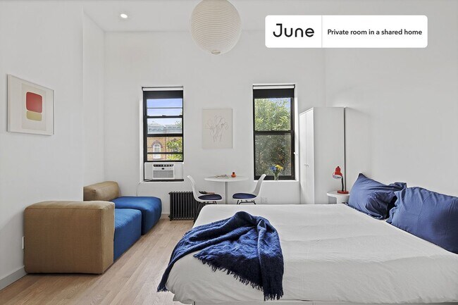 Room in Shared 3 bed/3 bath home in Ridgewood