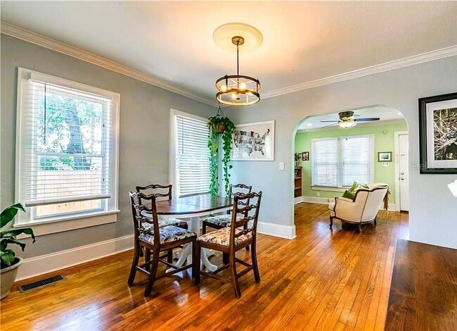 Photo - 2540 Dartmouth Ave N