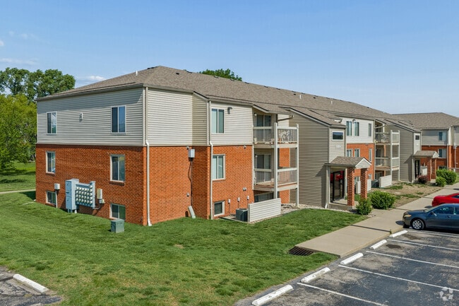 Building Photo - Tall Oaks Apartments