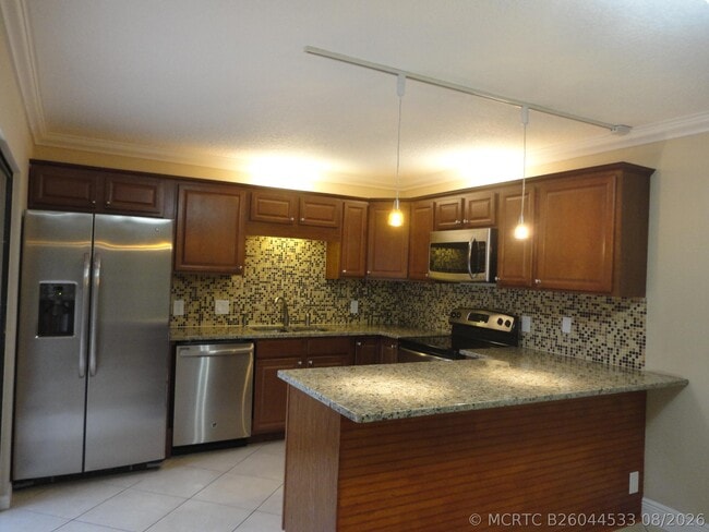 Building Photo - 3008 San Clara Dr