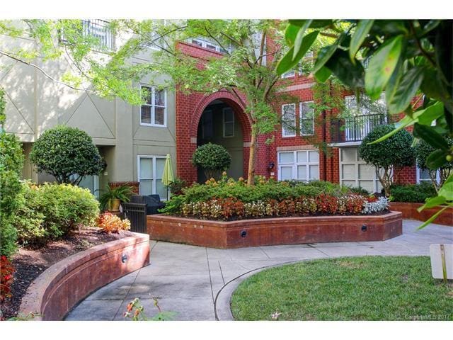 Building Photo - Dilworth/SouthEnd - 2 bed/2.5 bath First Floor Private Entrance
