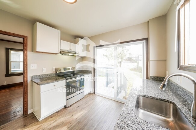 Photo - 206 Grafton St