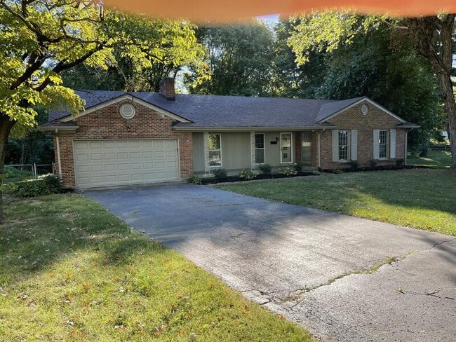 Photo - 711 Waterford Rd