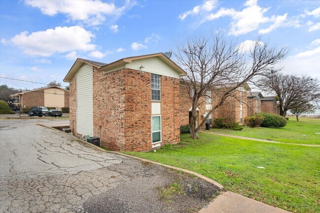 Photo - 8000 Cambridge Cir Unidad Apt B