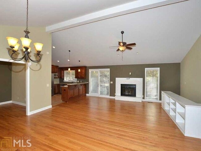 Photo - 1019 Crane Rd NE