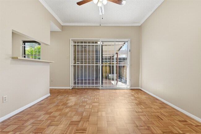 Photo - 7700 Creekbend Dr Unit 75