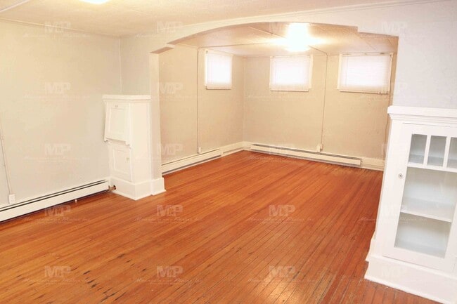 Photo - 216 E Myrtle St