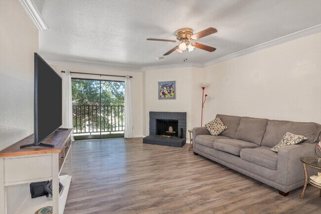 Photo - 3220 69th St Unidad B8
