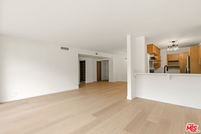 Photo - 8787 Shoreham Dr Unit 802