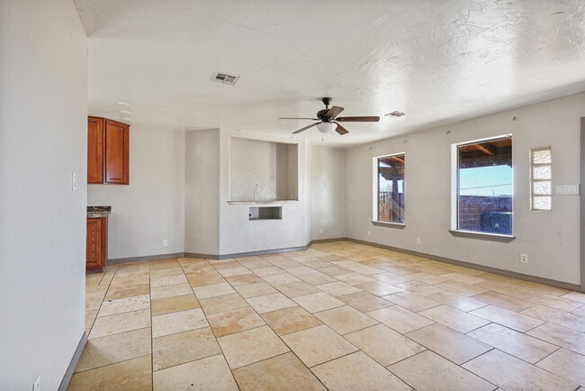 Photo - 25 Lemin Ave