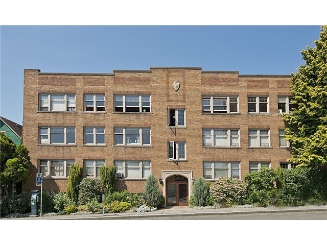 Photo - Spacious 2 Bed 1 Bath Condo in University of Washington District.