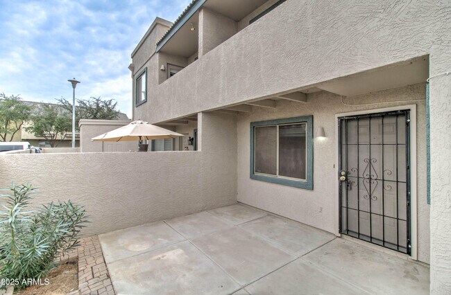 Photo - 2311 E Hartford Ave