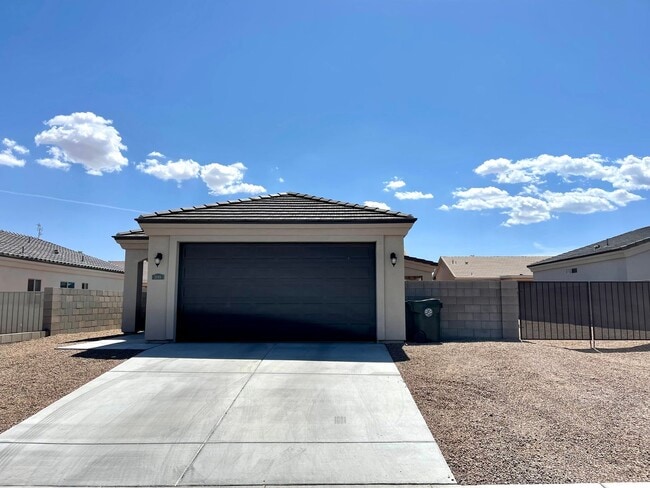 Photo - Great 3 Bedroom Home near Hualapai School!
