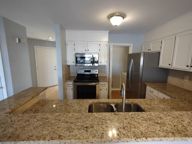 Photo - 2BD/1BA Condo located in Lakeshore Village!