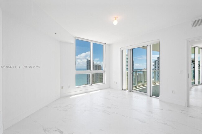 Photo - 300 S Biscayne Blvd Unit T-3010