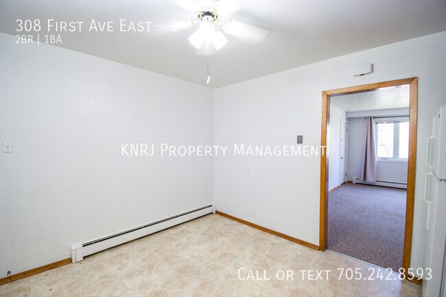 Photo - Spacious 2 Bedroom Apartment in Secure Building Unit 1
