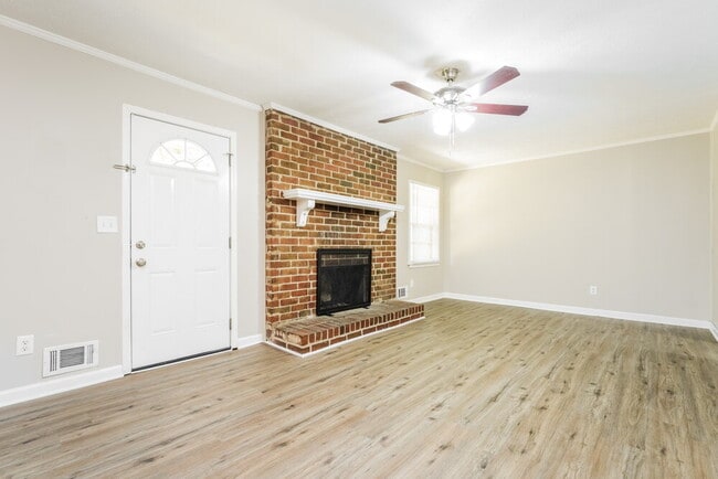 Photo - 1752 Enid Dr