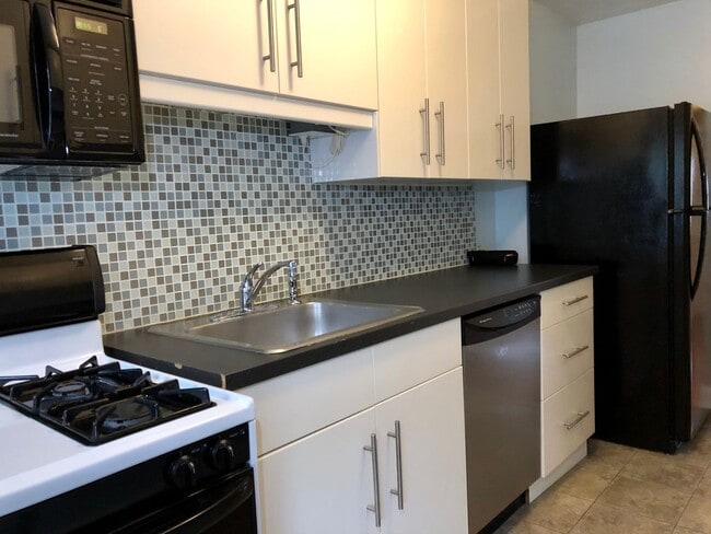 Photo - For Rent: Charming Residence on Ridge Ave Unit 2