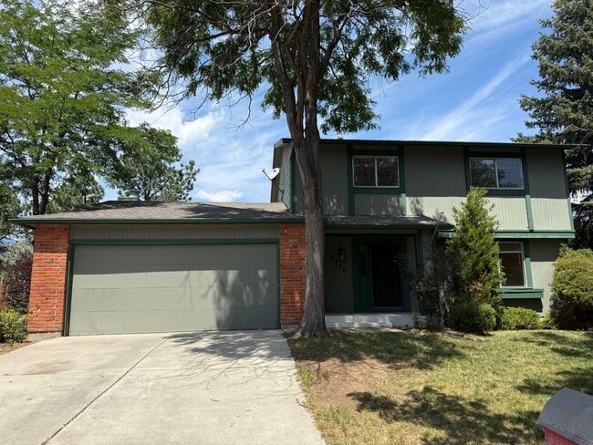Building Photo - Stunning Cheyenne Mountain 4 Bedroom Home