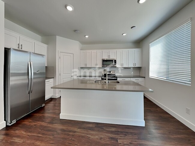 Photo - 4832 Blushing Star St