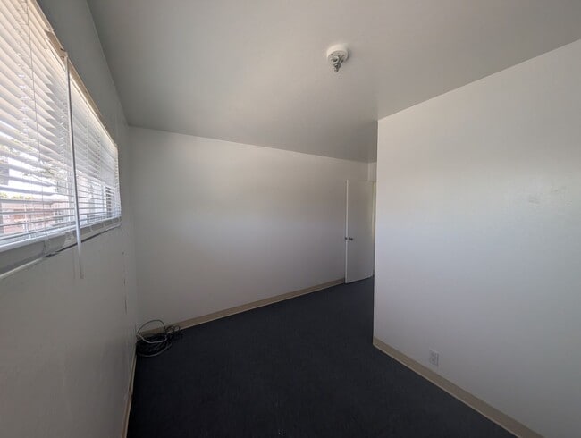 Photo - Comfortable one bedroom unit, convenient location to shopping and transportation Unit 203