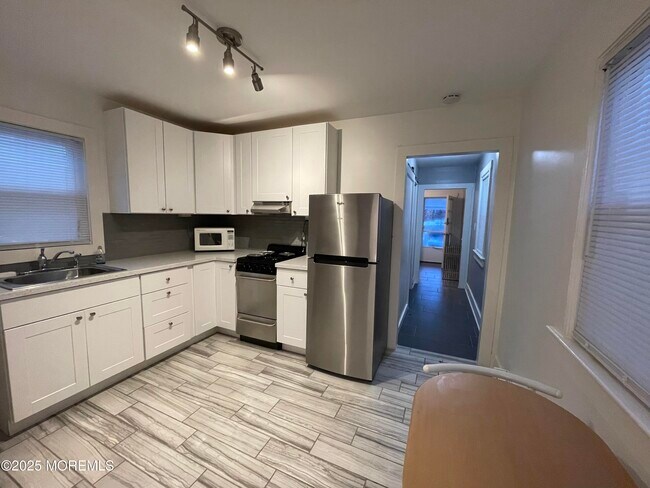 Photo - 94 Poplar Ave