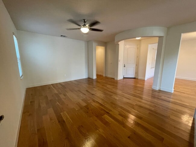 Photo - 2024 Newcastle Dr