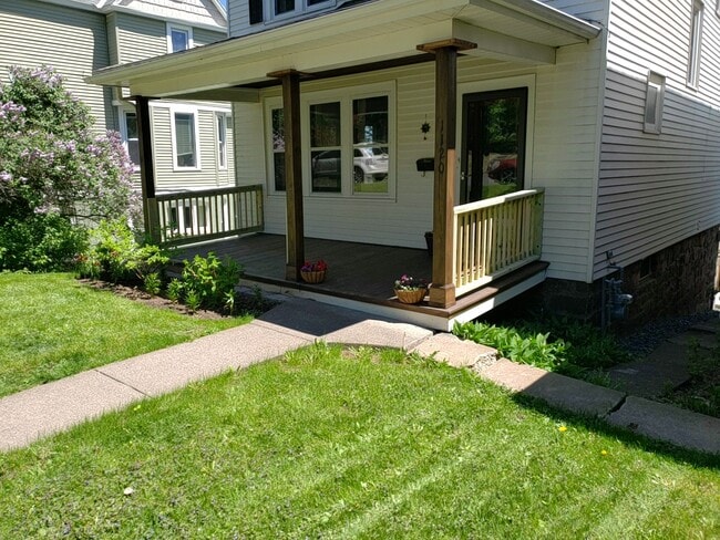 Photo - 1120 E 6th St