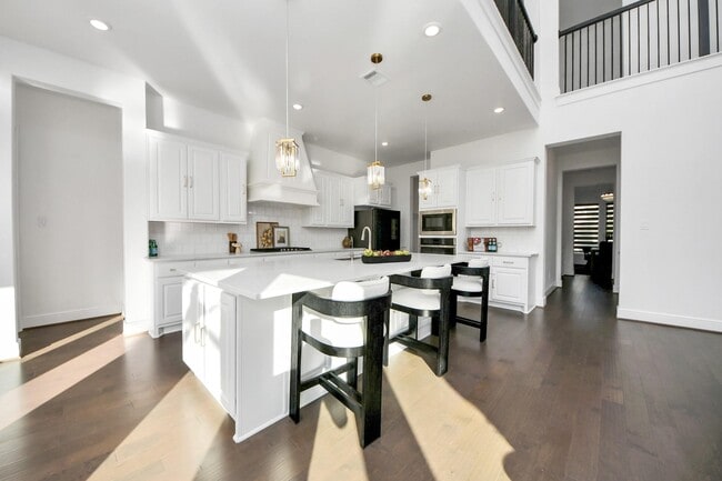 Photo - 10719 Klaria Cres Ct