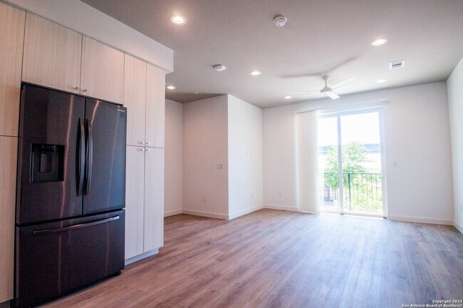 Photo - 1208 N Academy Ave