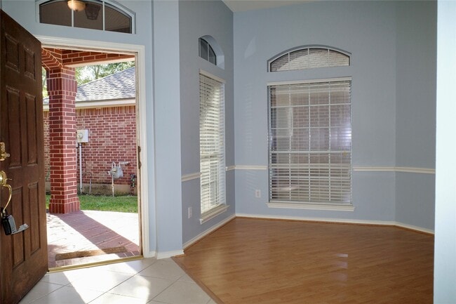 Photo - 1506 Rogers Lake Ln