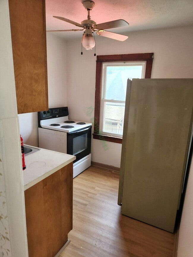 Photo - 145 Virginia St