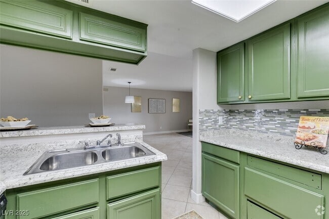 Building Photo - 820 N Sloan Ln Unit 106 Rental