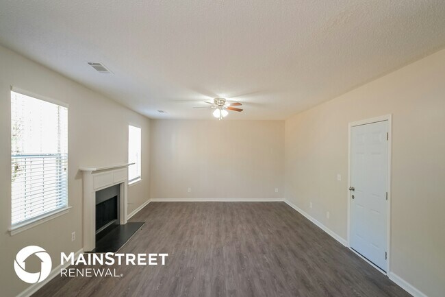 Photo - 6112 Red Top Loop