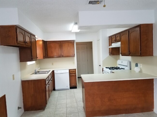 Photo - 2014 Rycroft Dr