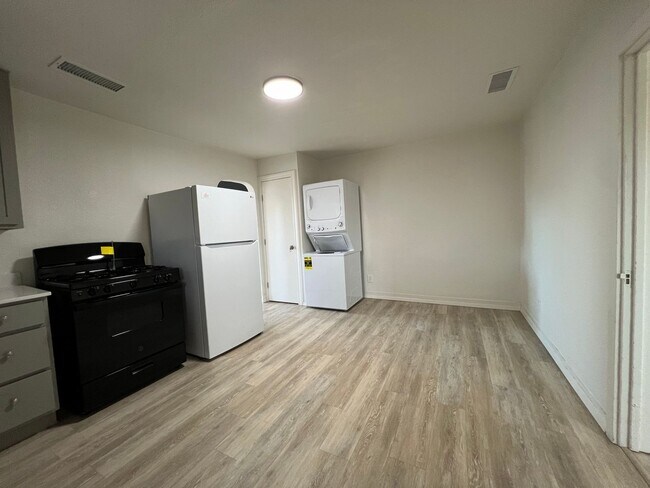 Photo - 1110 W Grand Ave Unit 1110 W Grand -1