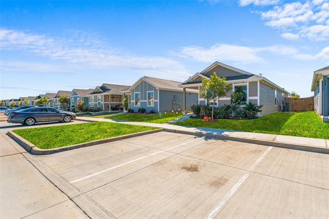 Photo - 241 Thresher Ln