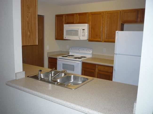 Douglas Oakridge Apartments