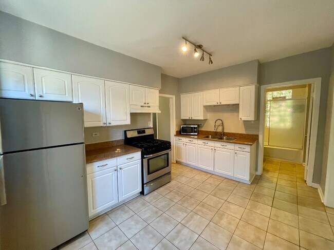 Photo - 4139 N Western Ave Unidad 3