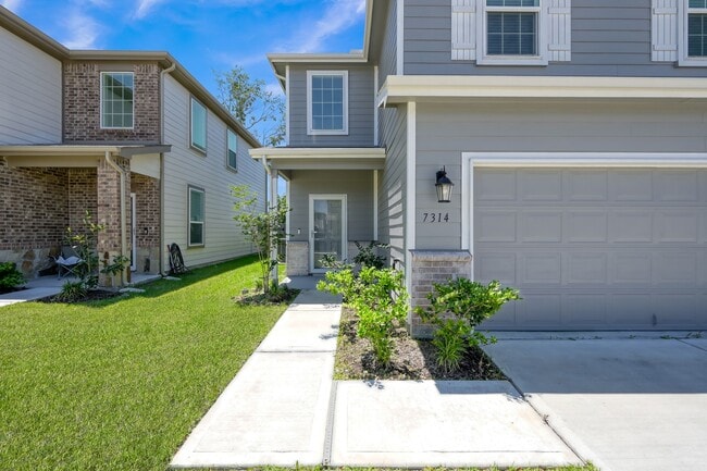 Photo - 7314 Madison Cmns Ln