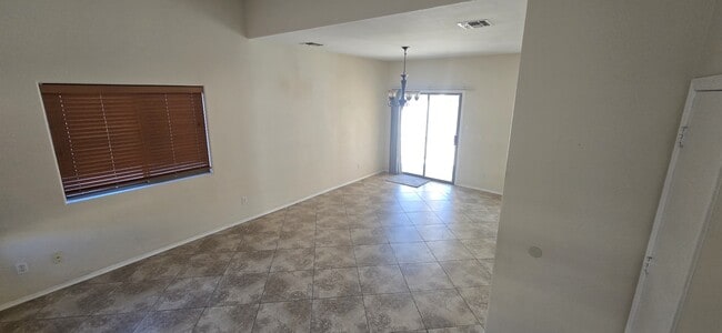 Photo - 10433 E Butte St