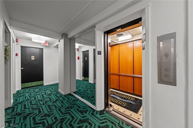 Photo - 11720 Edgewater Dr Unit 608