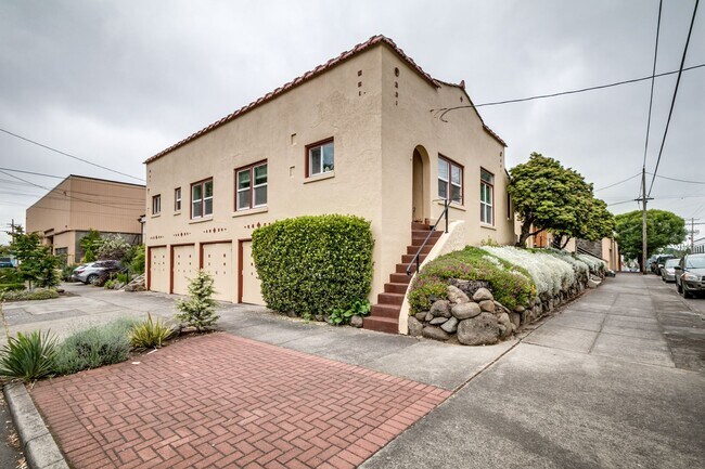 Photo - 1029 NE 31st Ave Unit 31ST AVE NE - 1029