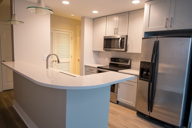 Building Photo - 415 Church St Unit 1204