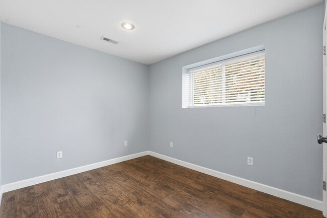 Photo - 11516 N Windsor Ave