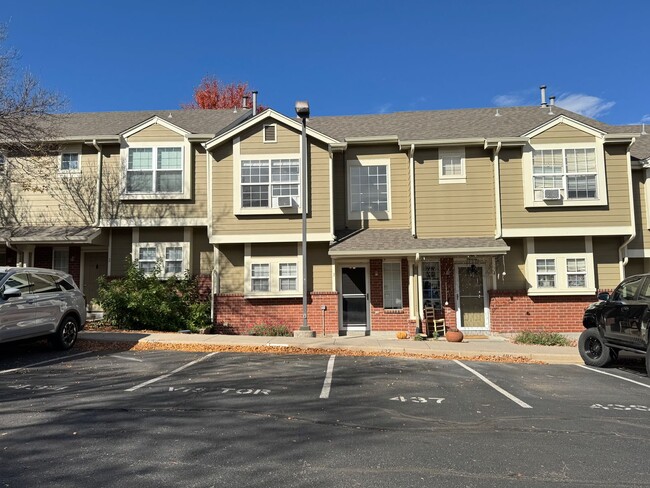 Two Bed 2 Bath Available Now! - Two Bed 2 Bath Available Now! Townhome