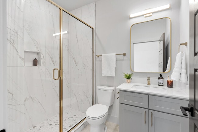 Photo - 1043 E Trinity Ln